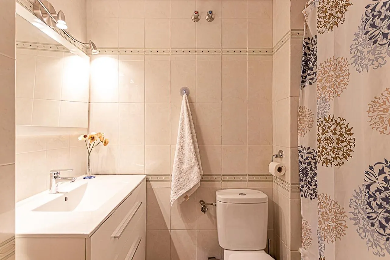 797 Holiday Rentals - Amplio Piso Para 4 En El Centro De Arroyo De La Miel Benalmádena 0*,  Spagna