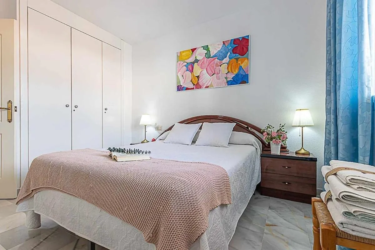 797 Holiday Rentals - Amplio Piso Para 4 En El Centro De Arroyo De La Miel Benalmádena 0*,  Spagna
